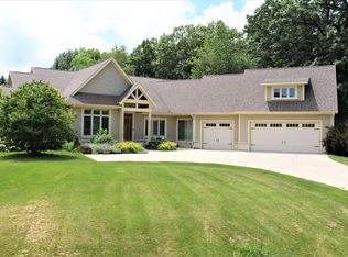 2531 Countryside Dr, Delavan, WI 53115