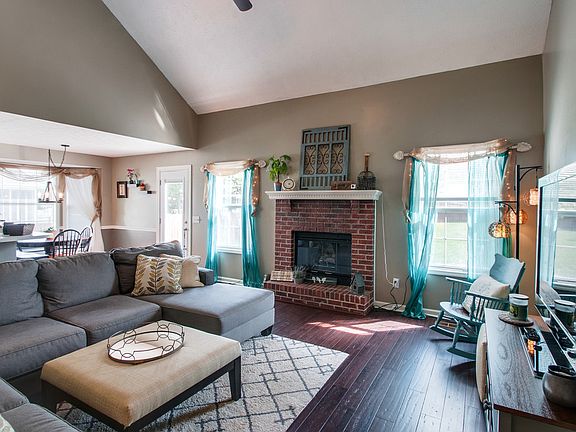 3rd image of 1199 Wembley Ct