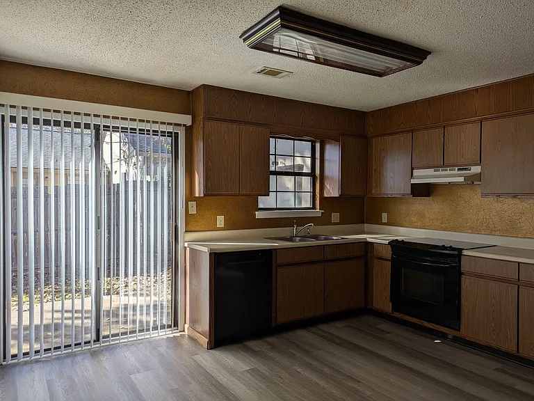 240 Tallulah Trl — Photo 9