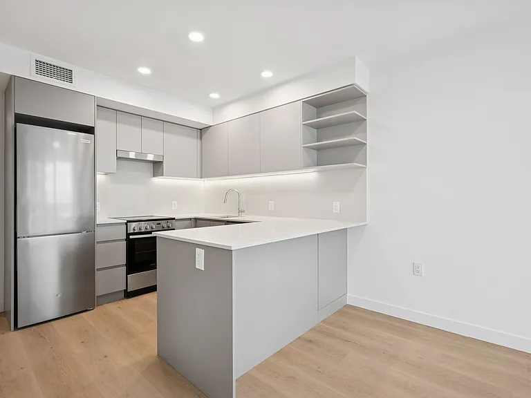 5670 Cambie St — Photo 75