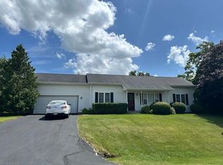 517 Oak Ridge Dr, Darien, WI 53114