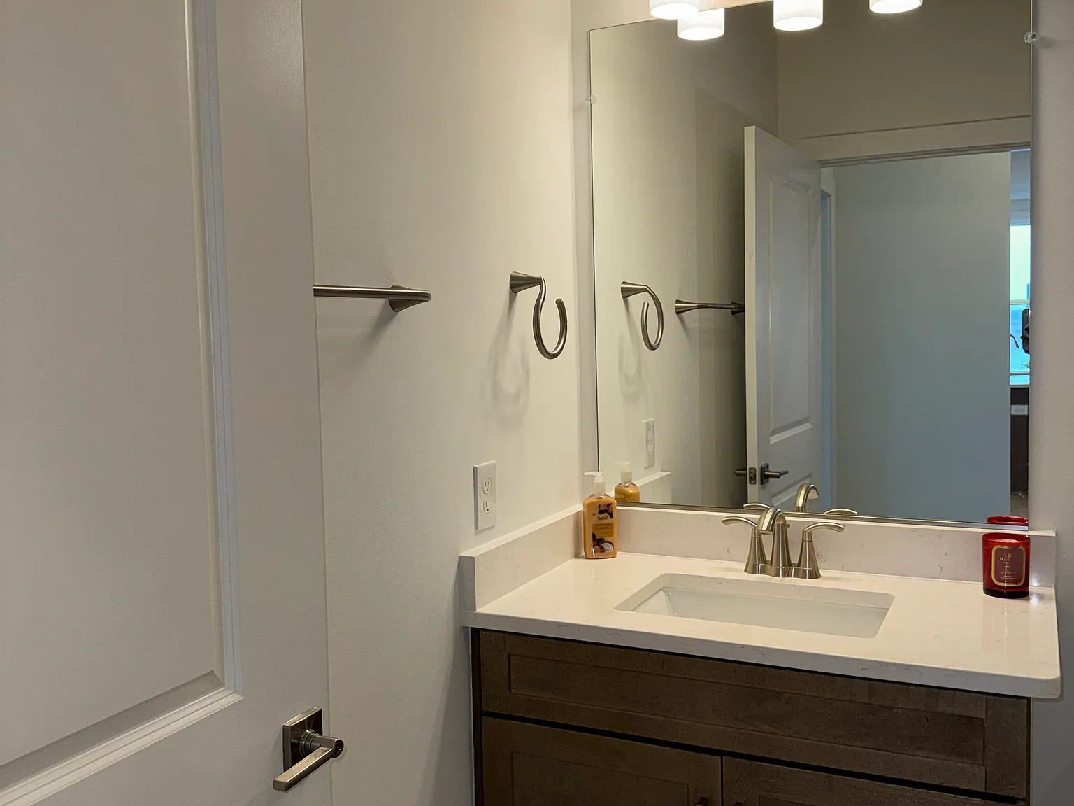 1 bed, $2,750 — Photo 2