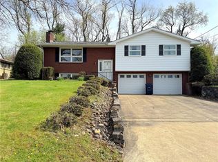 3 Sunbirch Dr, Jeannette, PA 15644