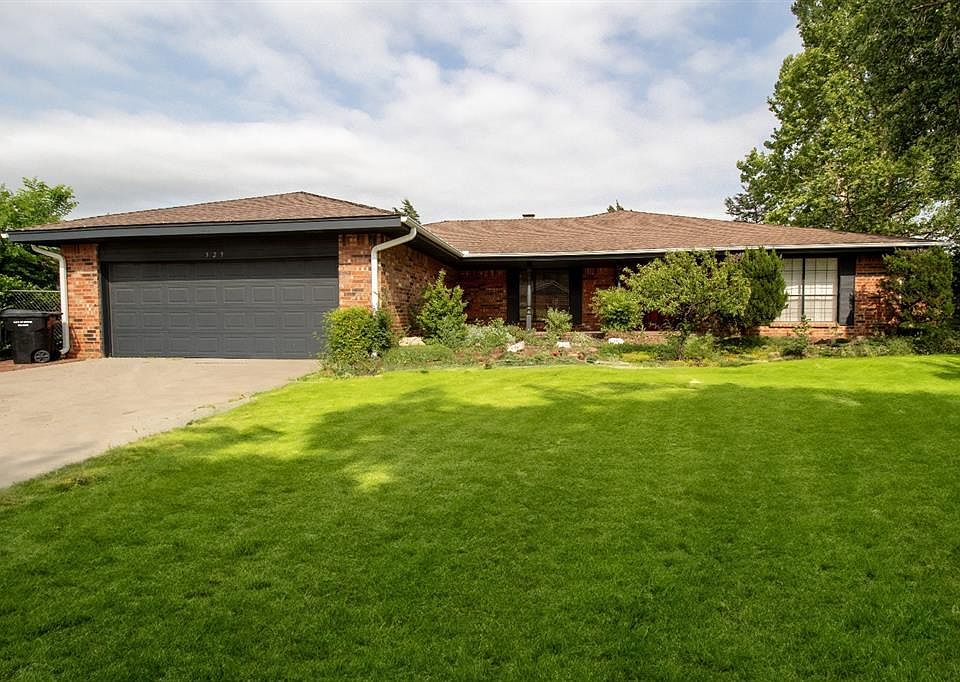 1st image of 329 Pauline Renee Dr