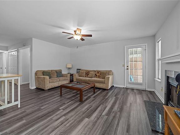 3rd image of 729 Shelby Dr APT B