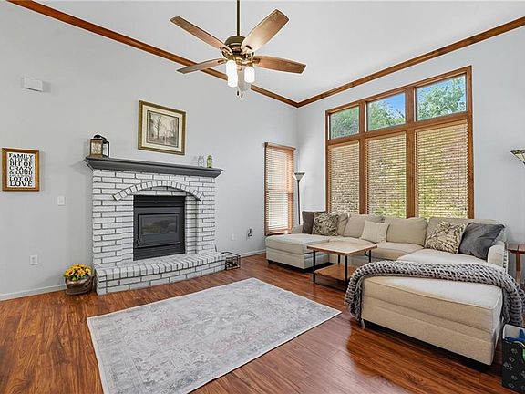 5th image of 902 Aspen Dr