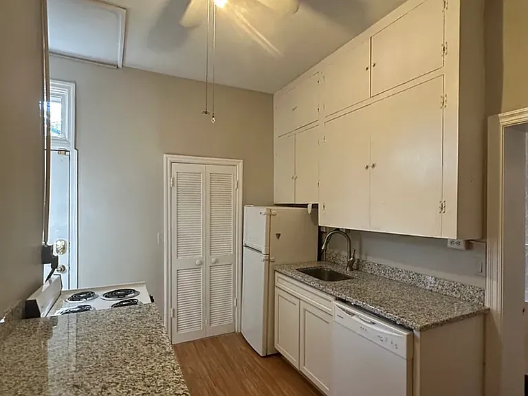 114 S Patrick St — Photo 1