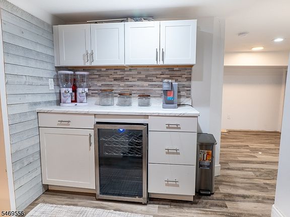 5th image of 729 Union Ave