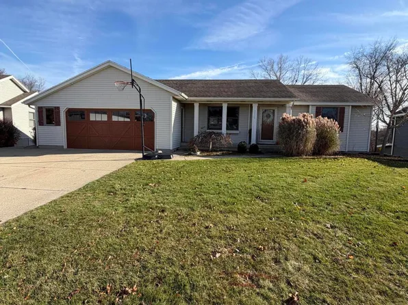 3738 Black Creek Dr, Hudsonville, MI 49426
