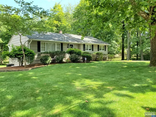 6 Brookside Ave, Demarest, NJ 07627