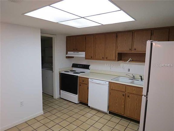 3rd image of 176 Lago Vista Blvd