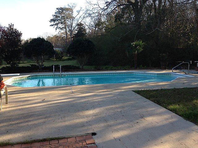 2nd image of 623 Tanglewood Dr NE