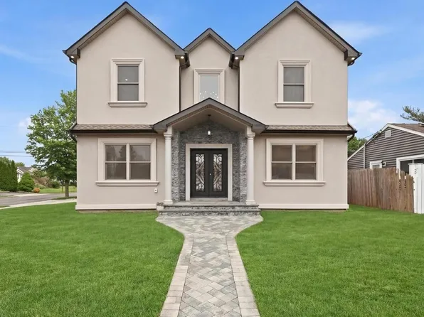 2 Griffin Lane, Syosset, NY 11791