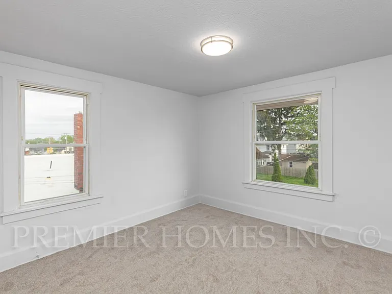 2613 4th St NW — Photo 15