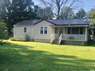 204 W Chamness St, Creal Springs, IL 62922