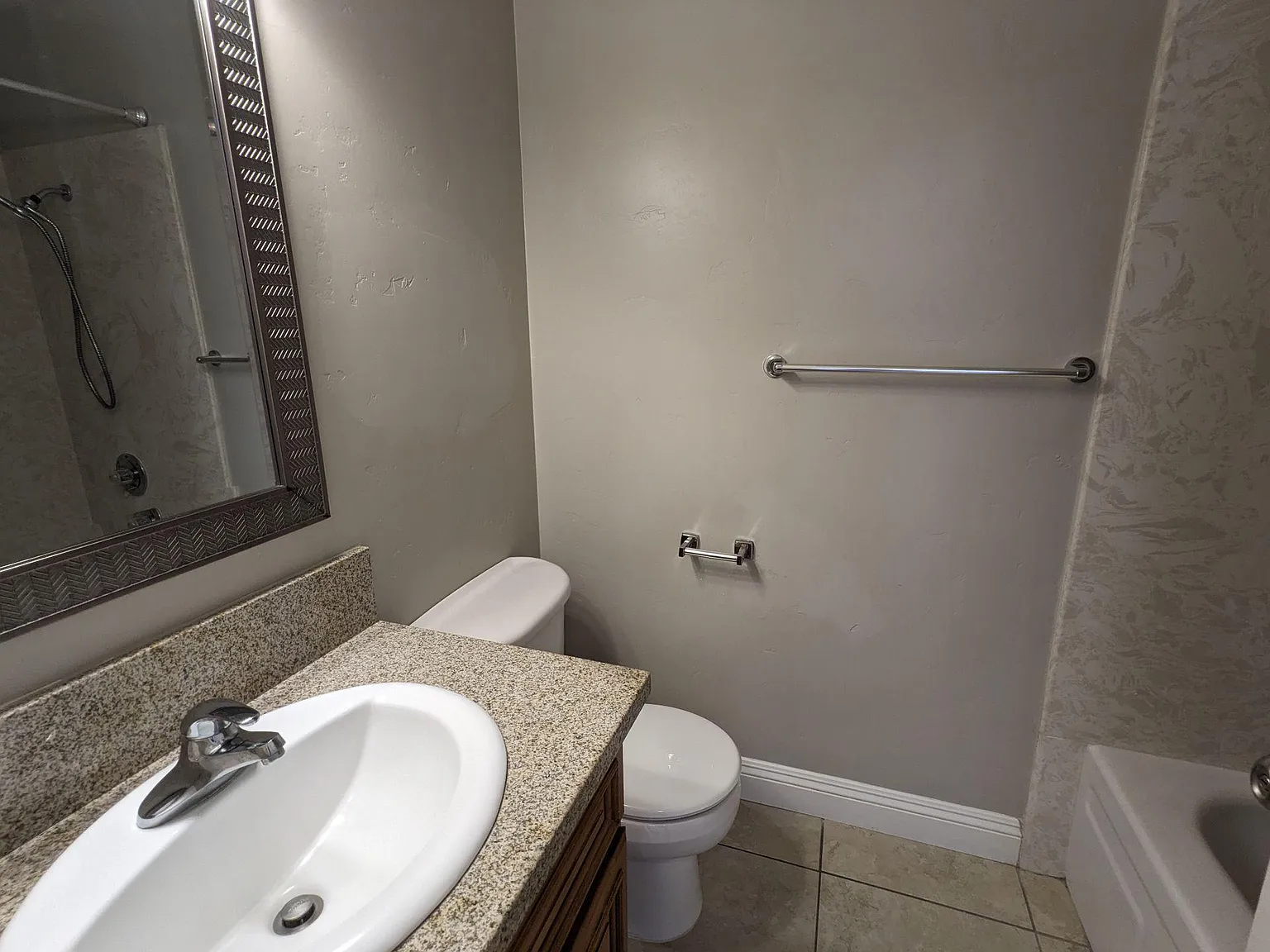 Carmichael Woods Apartments — Photo 2