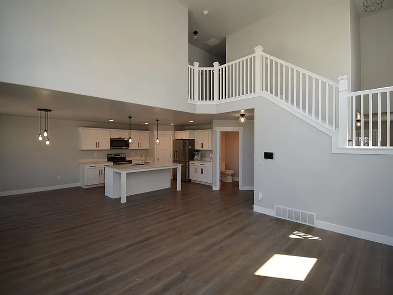 904 W Ellsworth St — Photo 18