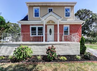 26 Booker Blvd, Amityville, NY 11701