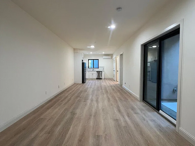 715 Madison St #202 — Photo 6