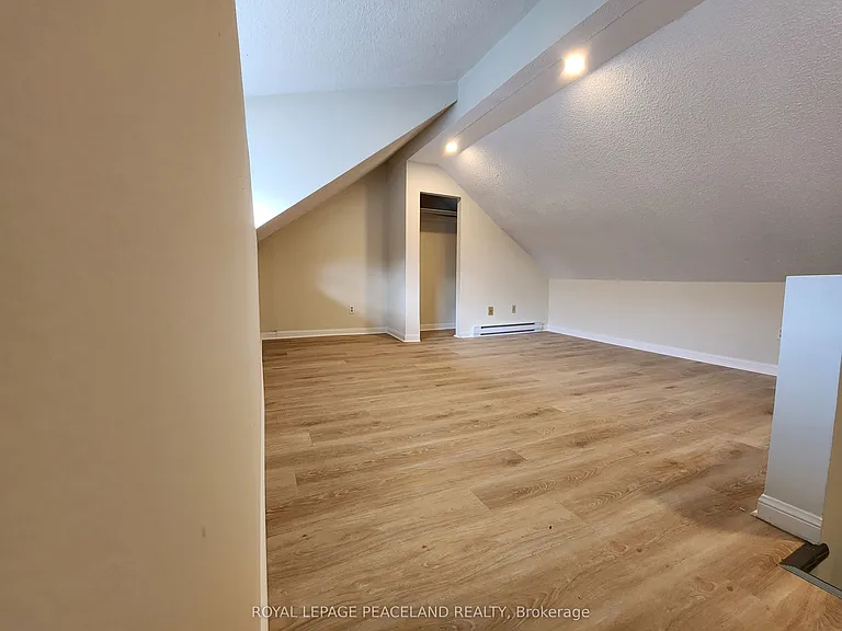 558 Spadina Cres #3 — Photo 10