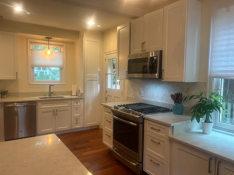 4825 Butterworth Pl NW — Photo 4