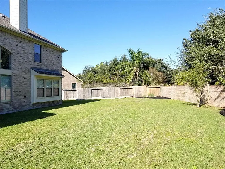 25406 Archdale Ct — Photo 38