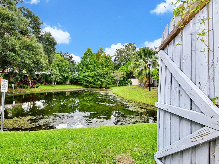 2300 Barbados Dr — Photo 30