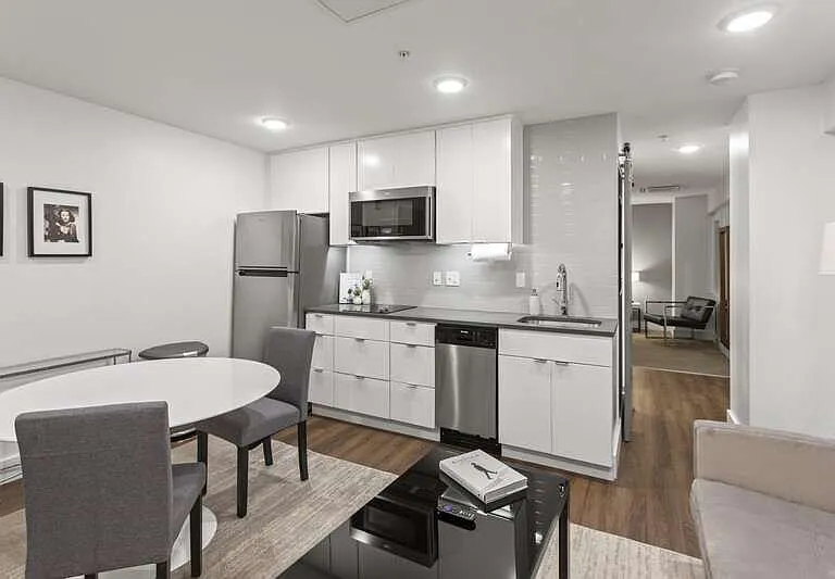The Netherland Apartments — Photo 15