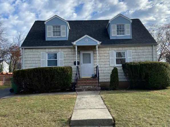 2 Walnut St, Edison, NJ 08817