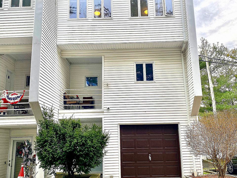 1st image of 10 Grasmere Ct