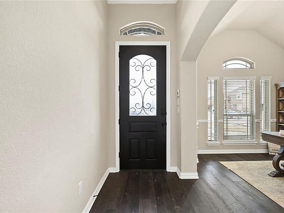 3rd image of 2401 Palestine Ct