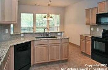 5th image of 2031 Thicket Trail Dr