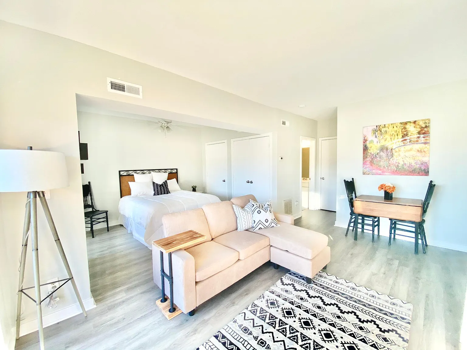 Studio, 490 sqft, $2,150 — Photo 3