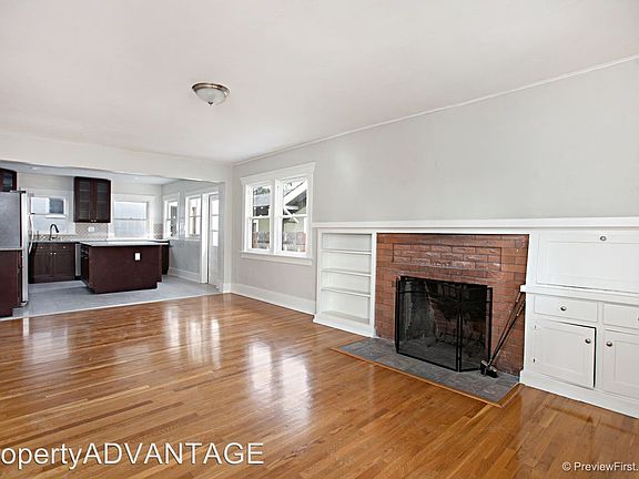 5th image of 3144 Hawthorn St