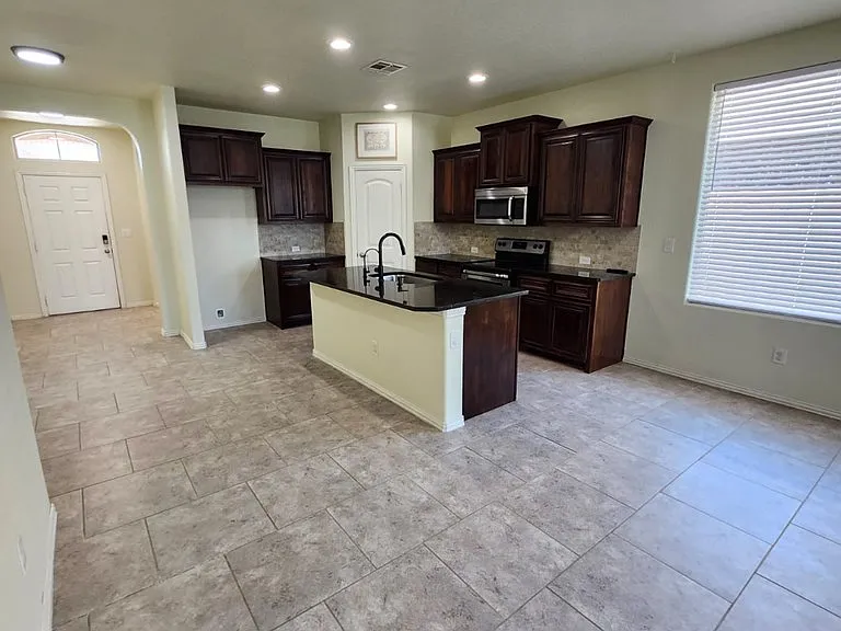 6406 Hall Of Fame Blvd — Photo 21