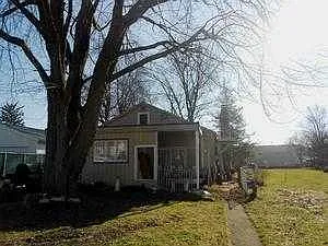 905 Wilson Ave photo 1