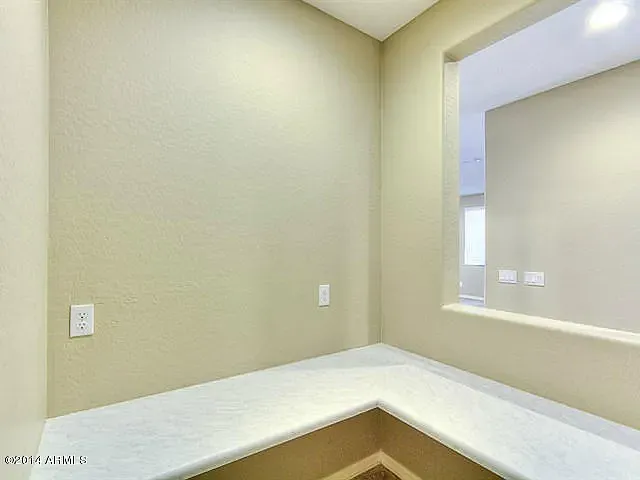 1472 E Flamingo Way — Photo 3