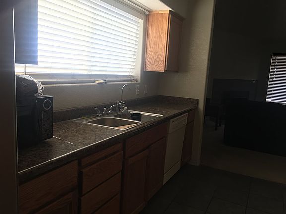 4th image of 4112 E Jasmine Ave