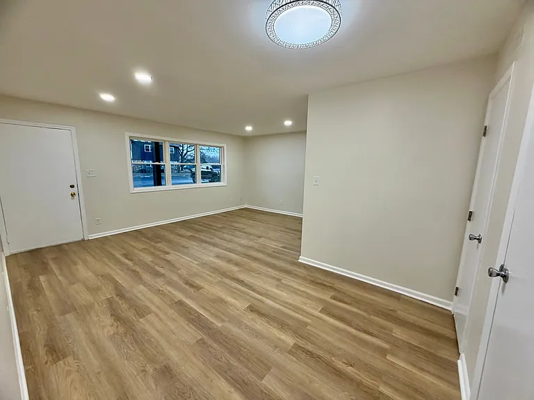 Sherwood Forest Apartments — Photo 39