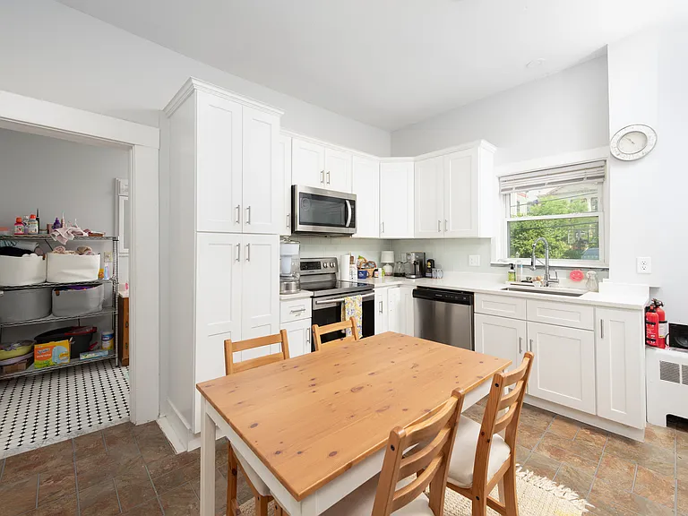 31 Kent Sq #1 — Photo 7