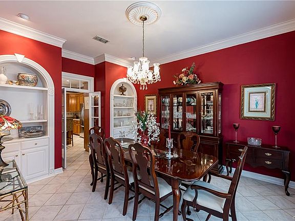 4th image of 120 N Hardwick Dr