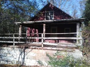 25 Roberts St, Campobello, SC 29322