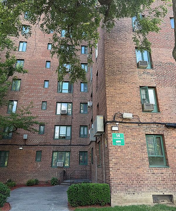 1st image of 14 Metropolitan Oval APT 1C