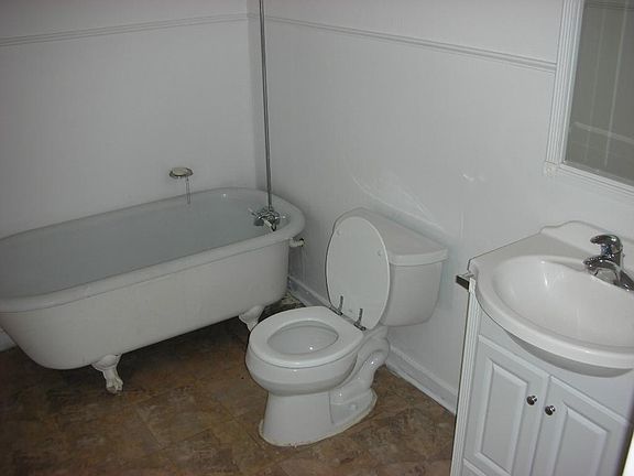 4th image of 2037 N Kedzie Ave APT G