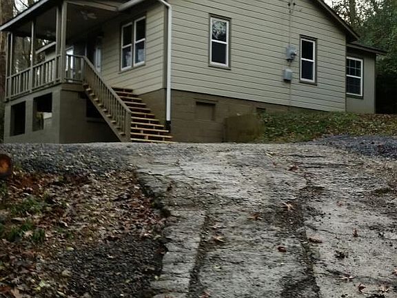 2nd image of 208 Hedgewood Dr