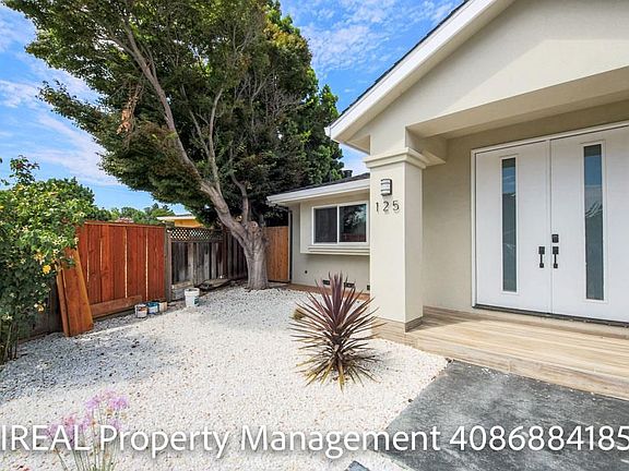 3rd image of 125 Calado Ave
