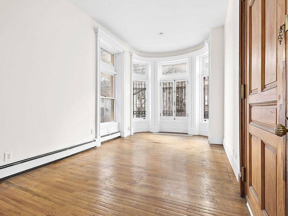 1st image of 330 W 108th St APT 1