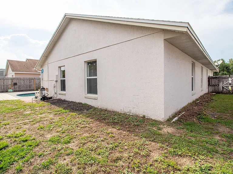 2782 Picadilly Cir — Photo 32