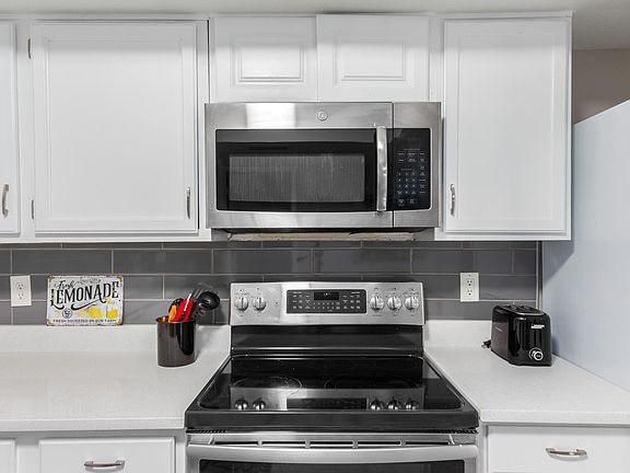 3rd image of 15610 N 29th St Unit 3