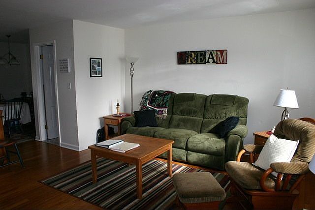 2nd image of 727 Cumberland Ave